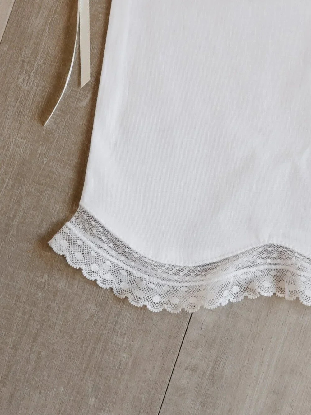 Newborn White Heirloom Cotton Dress/Gown Hand Embroidery Lace Inlay Portait - Picture 4 of 5